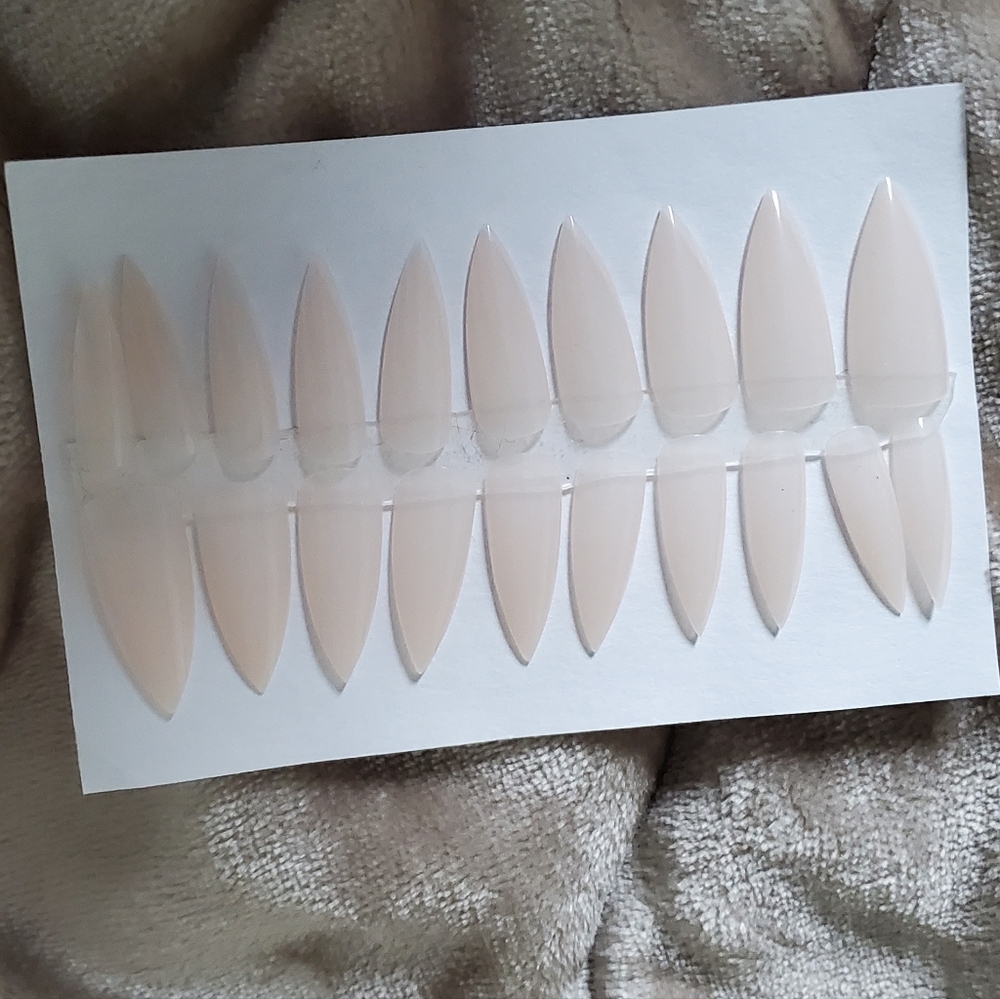 Nude press on nails